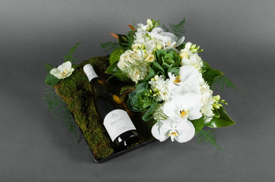 White Wine Gift Set Same day flower delivery New York City & Westchester, Manhattan, Brooklyn